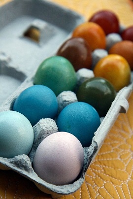 Natural egg dye