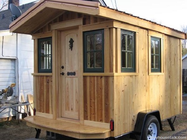 Frank’s DIY Micro Cabin on Wheels